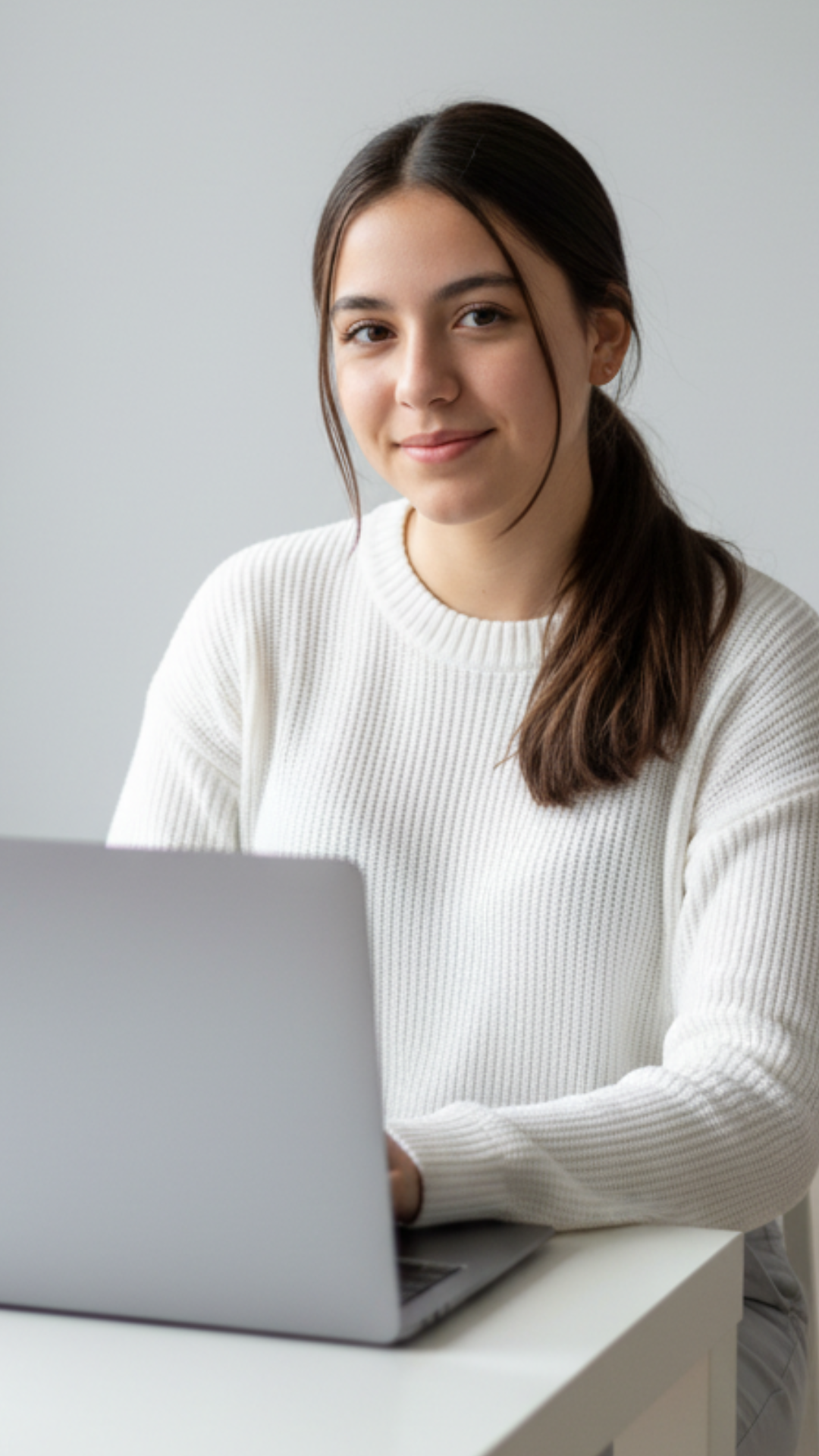 Estudiante en laptop